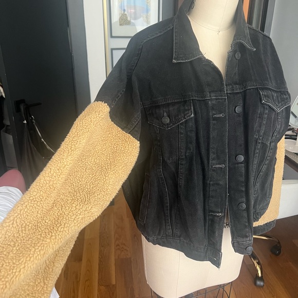 Zara denim jacket with shearling sleeves size S - Picture 2 of 6